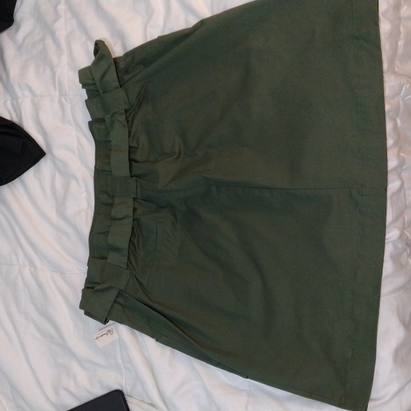 Green Paperbag Skirt - Picture 2 of 5